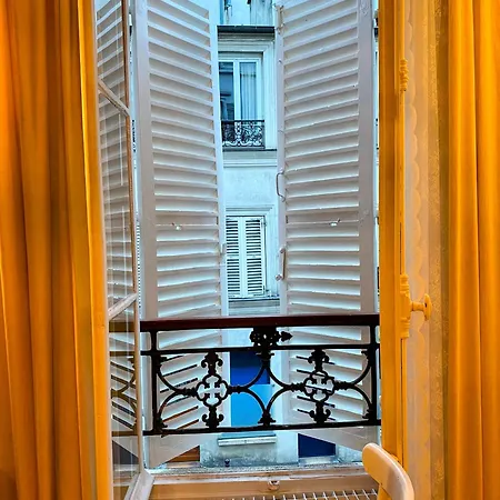 Montmartre Soulful Apartment