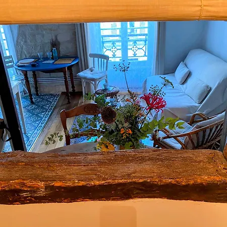 Montmartre Soulful Apartment Paris
