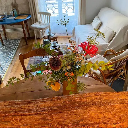 Montmartre Soulful Apartment