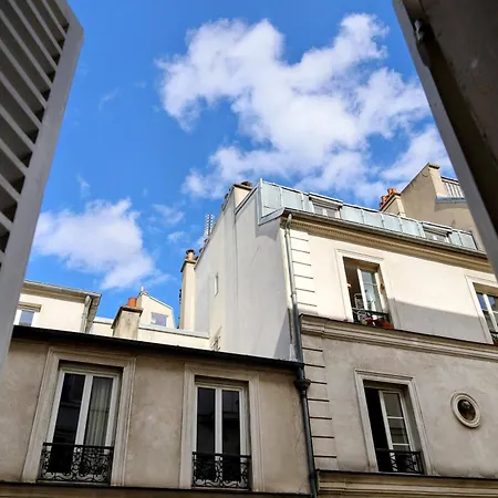 Montmartre Soulful Apartment